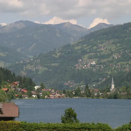 In Feld Am By Brennsee Feld am See