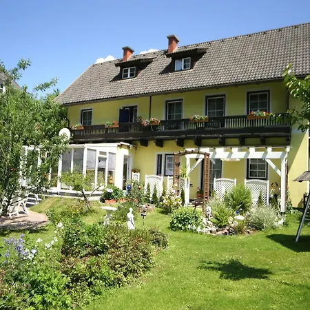 Daire In Feld Am By Brennsee